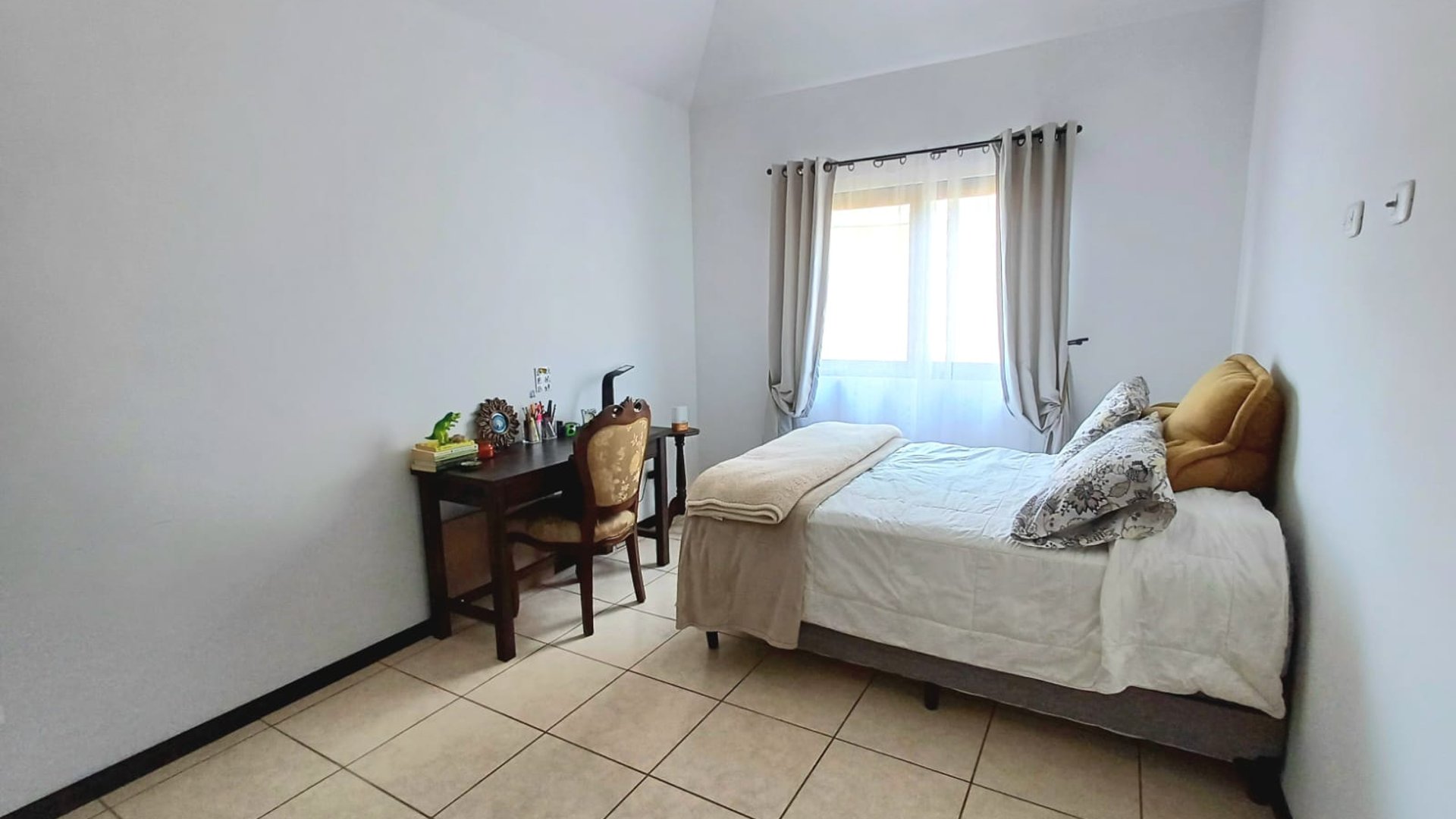 VENTA Casa Zona 16 Condominio Vistas de San Isidro III - Miniatura 8