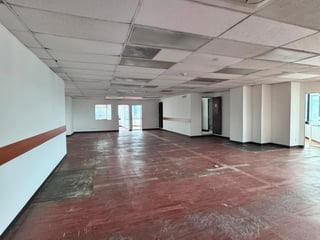 📍 OFICINA EN RENTA – 455 M² | EDIFICIO MURANO CENTER | ZONA 10 - 3