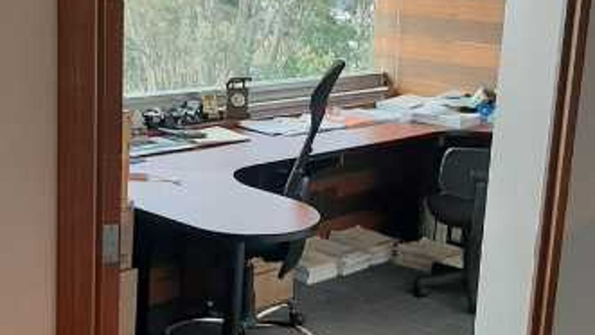 Vendo o Rento amplias oficinas Edif Avante Zona 15 - Miniatura 5