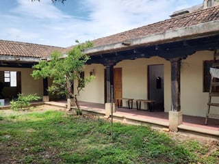 Casa de uso Comercial de renta en Antigua Guatemala - Image 1