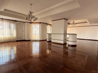 Apartamento en Venta / Alquiler Edificio Torre Castelar, zona 10 PH - 2
