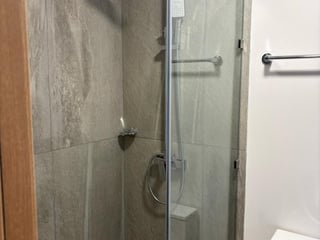 Apartamento en renta nivel alto de 2 habitaciones en zona 10 Ref-5207 - 5