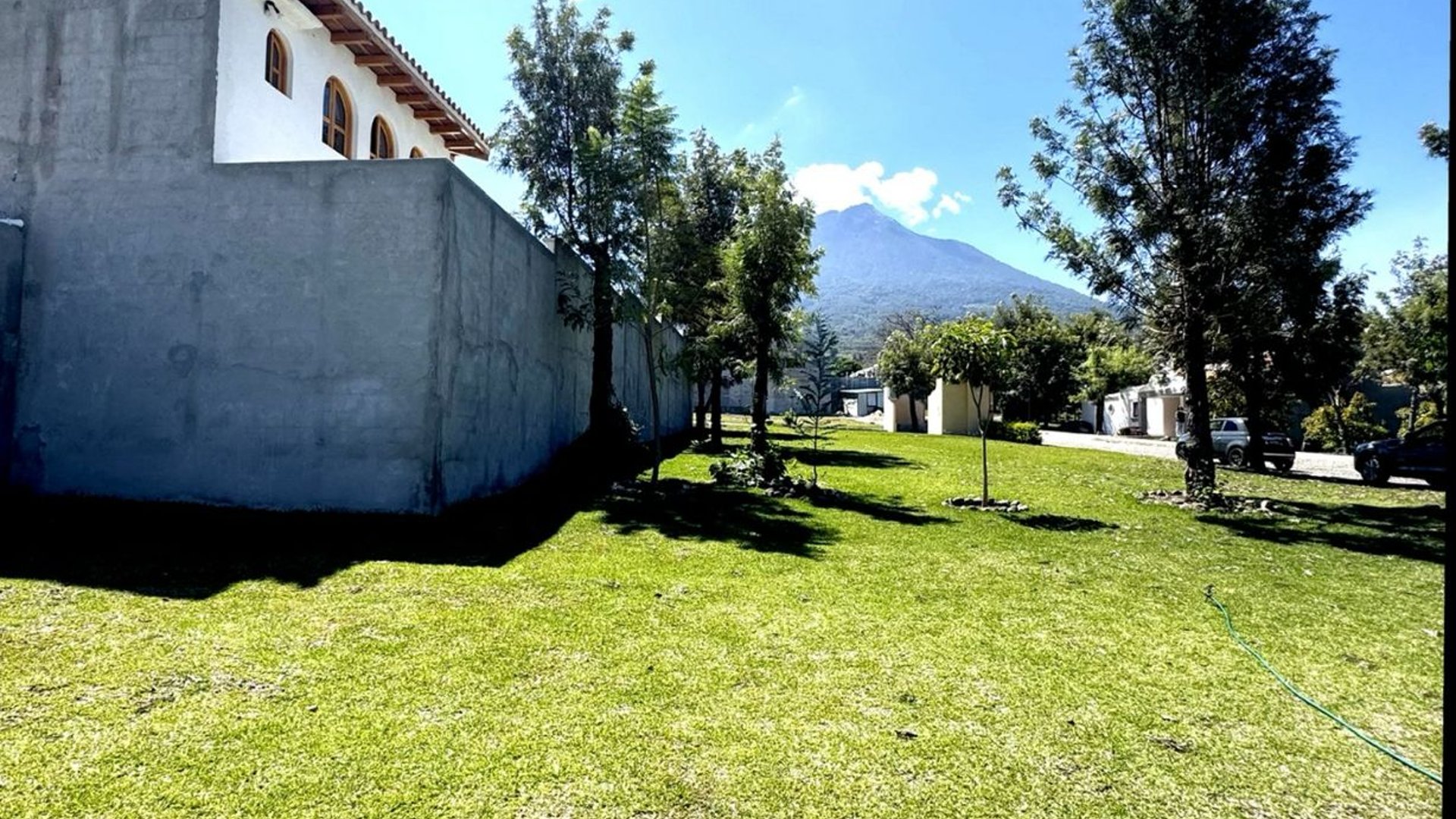 TERRENO TOTALMENTE PLANO EN VENTA EN COND. SAN PEDRO LAS HURTAS - Miniatura 8