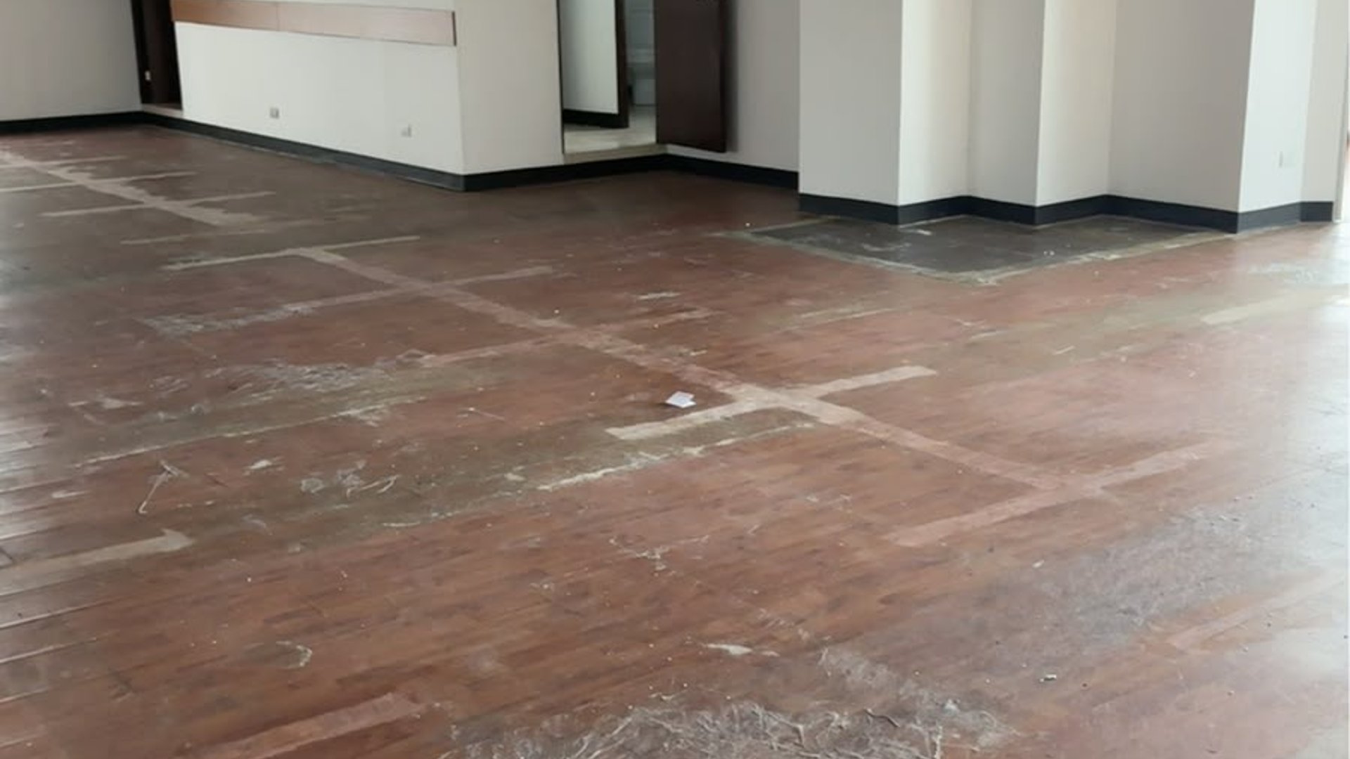 ???? OFICINA EN RENTA – 455 M² | EDIFICIO MURANO CENTER | ZONA 10 - Miniatura 5