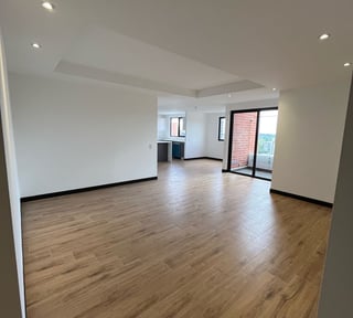 Apartamento de 3 habitaciones en alquiler, Alena zona 15