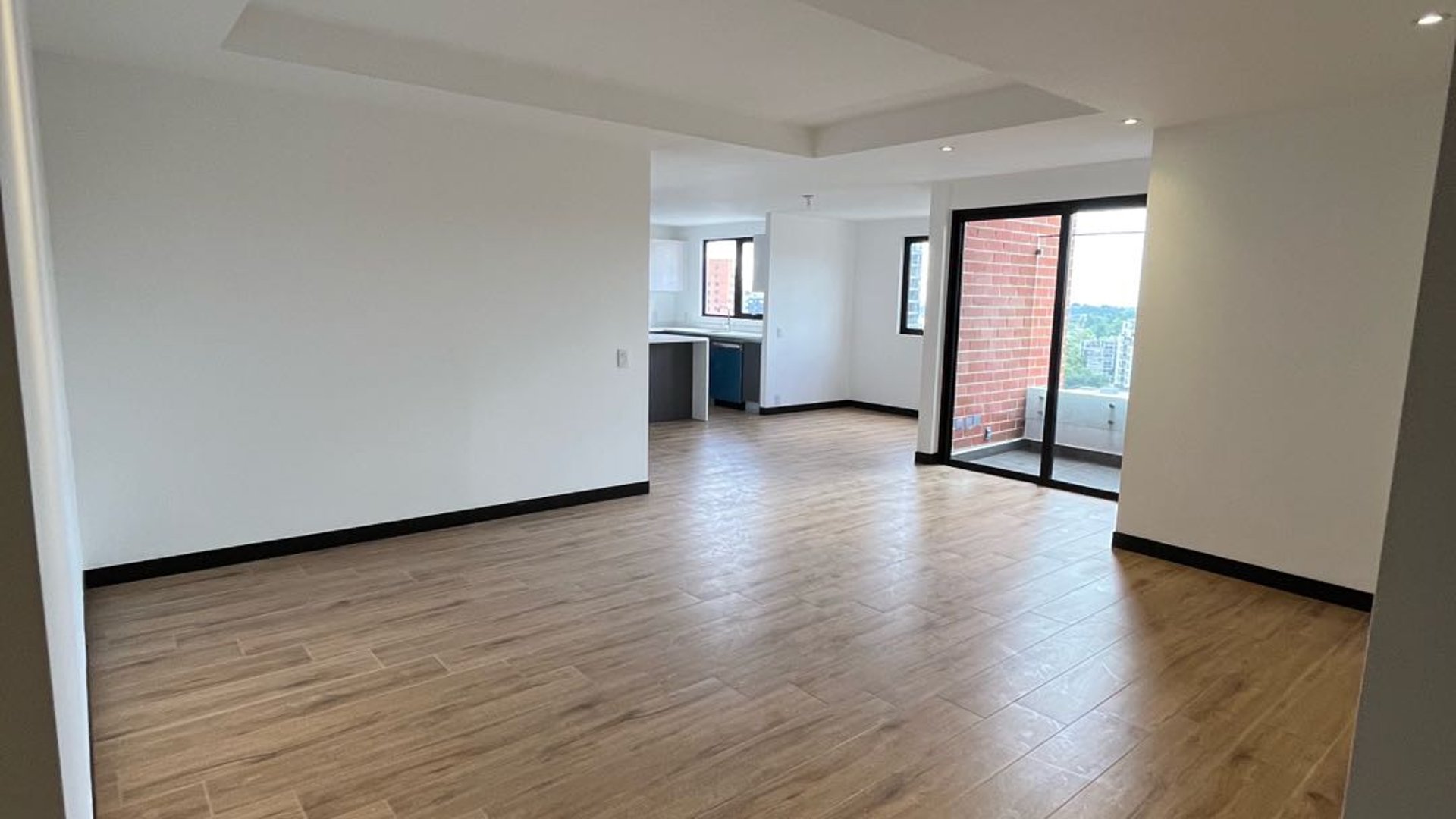 Apartamento de 3 habitaciones en alquiler, Alena zona 15