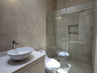 Casa Nueva en Alquiler – Lomas de San Isidro, Zona 16 - Image 4