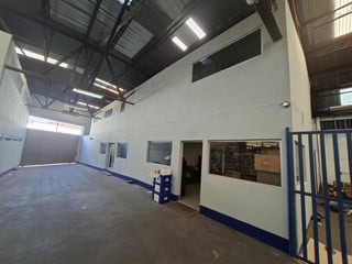 Ofibodega en Renta zona 5 - Image 3