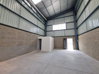 Bodega en alquiler en km. 62 autopista Puerto Quetzal - Image 5