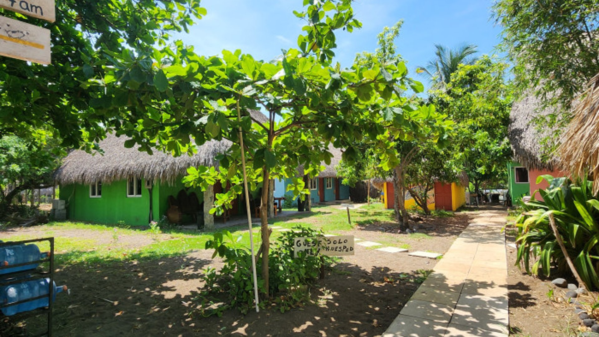 En Venta Hotel en El Paredón Sipacate - Miniatura 19