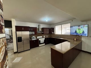 Casa en Venta – Santa Elisa, Zona 12 - 4