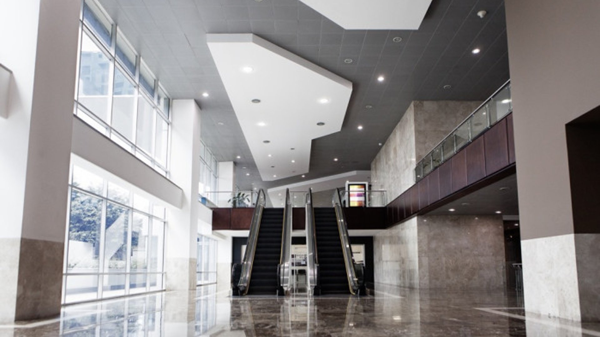 En Alquiler Oficina Zona Pradera con 78.59m2 en Zona 10 - Miniatura 4