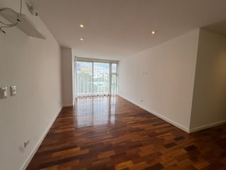 Apartamento amueblado en renta de 3 habitaciones en zona 10 Ref-5493 - 2