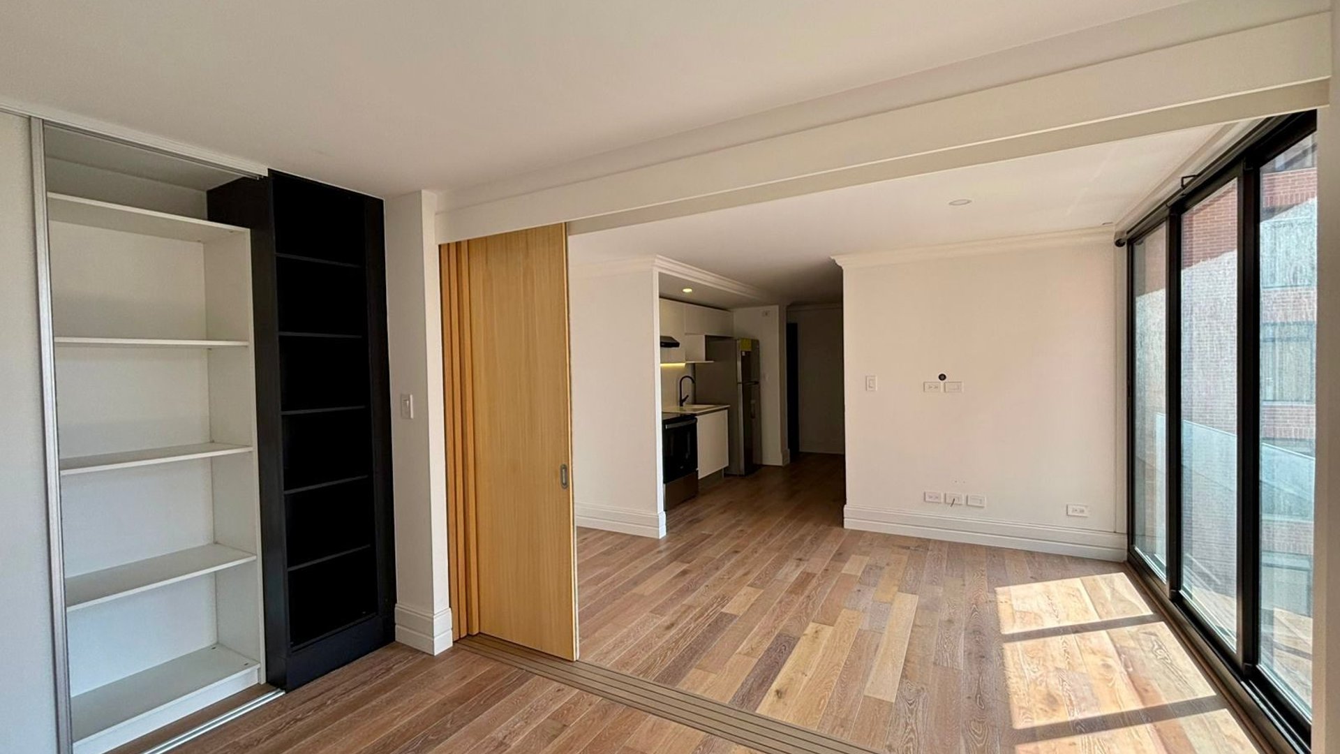 Apartamento en venta de 1 habitacion con balcon en zona 5 Ref-5390