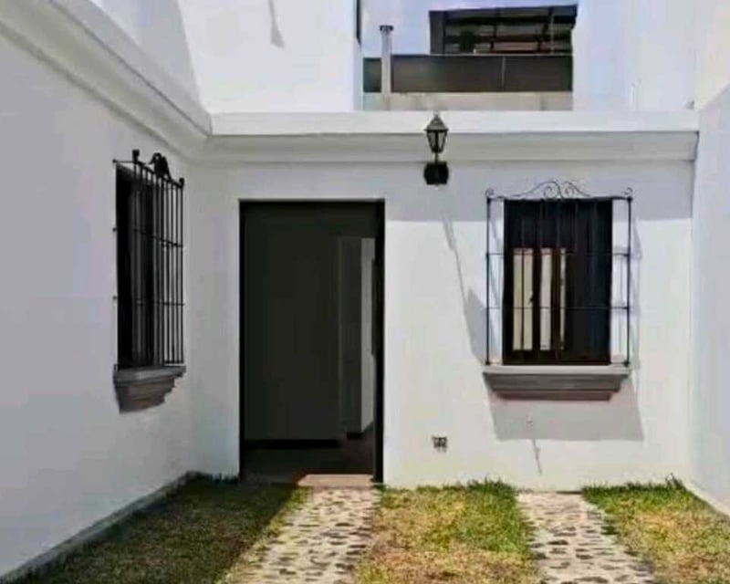 CASA EN RENTA – CONDOMINIO BARRIO SAN MIGUEL