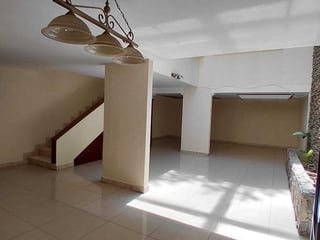 Casa en Renta de 4 Dormitorios en zona 10 - 3