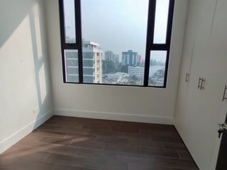 📍 APARTAMENTO EQUIPADO EN VENTA – 3 HAB | EDIFICIO ROSELLÓ | ZONA 13 - 5