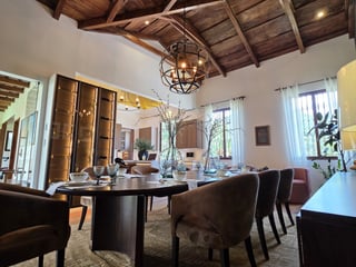 En venta exclusiva y amplia casa en Antigua Guatemala - 2