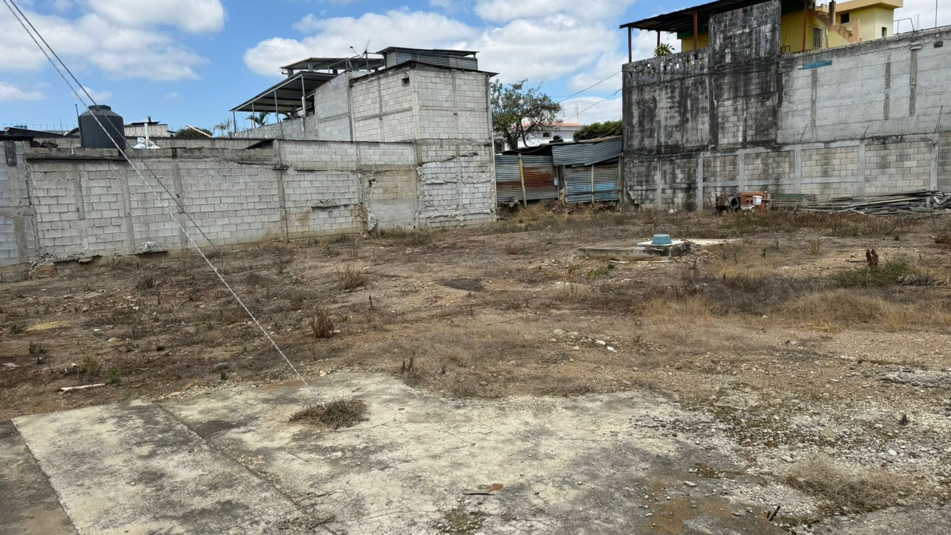 Terreno en renta en Esquina Centro Comercial Pradera Chimaltenango  - Miniatura 2
