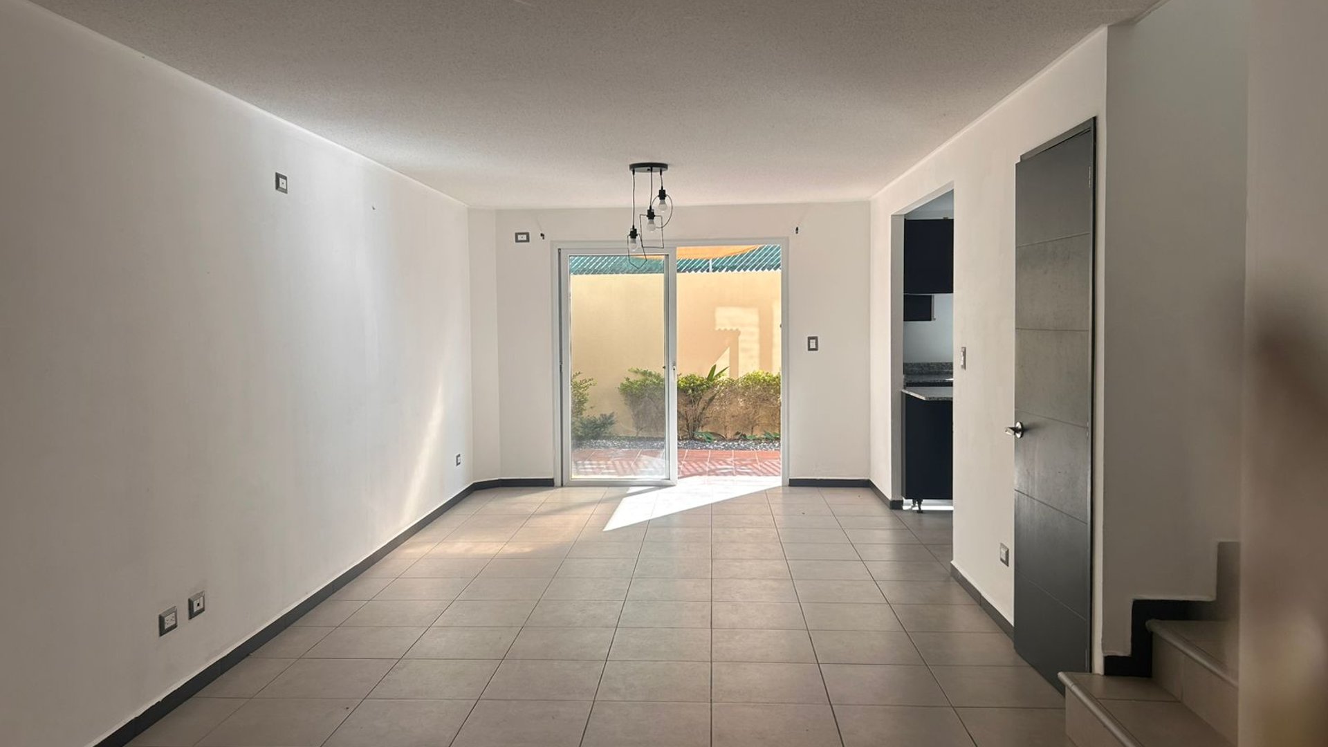 Casa en Renta 3 habitaciones, Cumbres de la Arboleda, Km 21 CAES