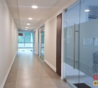 Oficina en Venta, Zona 15 (V8258)