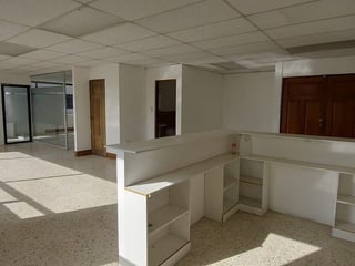 Centro Empresarial – Oficina en Renta, zona 10 - 5