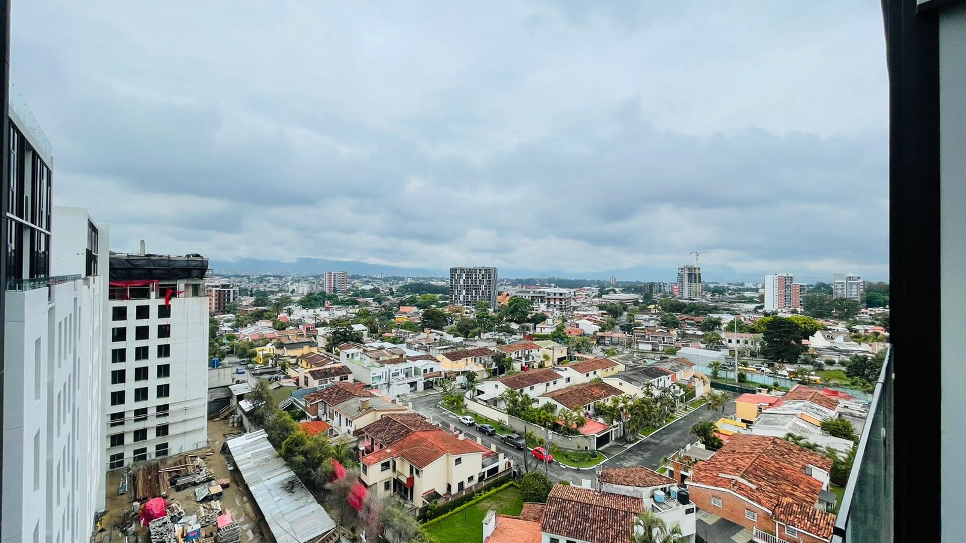 VENTA DE LINDO APARTAMENTO - VILLA MARISCAL, ZONA 11  - Miniatura 5