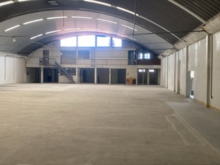 Bodega industrial 1900 metros más 300 metros de oficinas. - 2