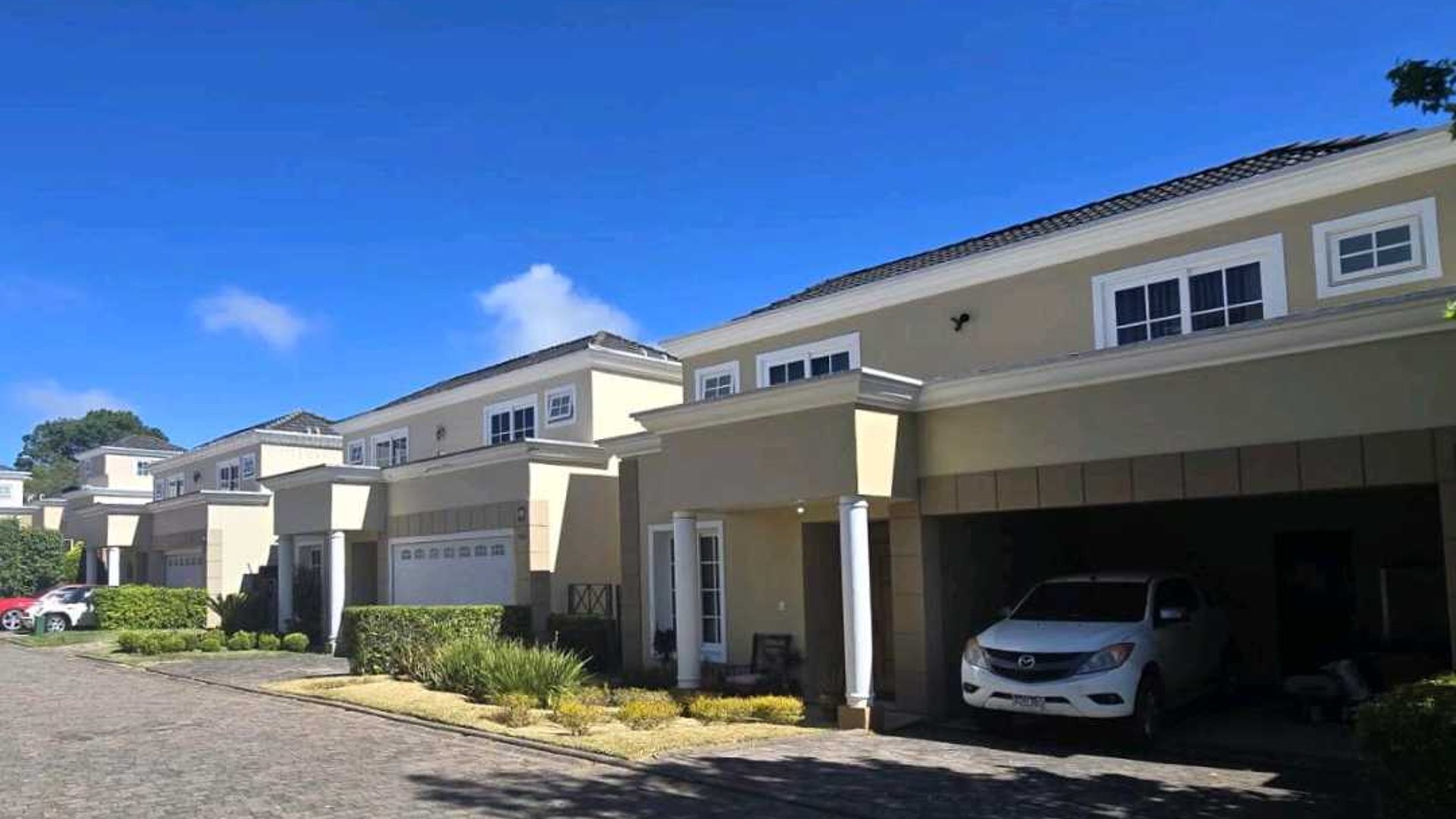 CASA EN ALQUILER???? Condominio Villas de Entreverdes, Km. 19 Fraijanes