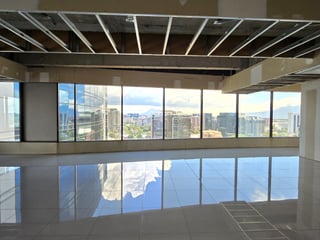 En venta oficinas en la Zona 10 Interamericas - Image 14