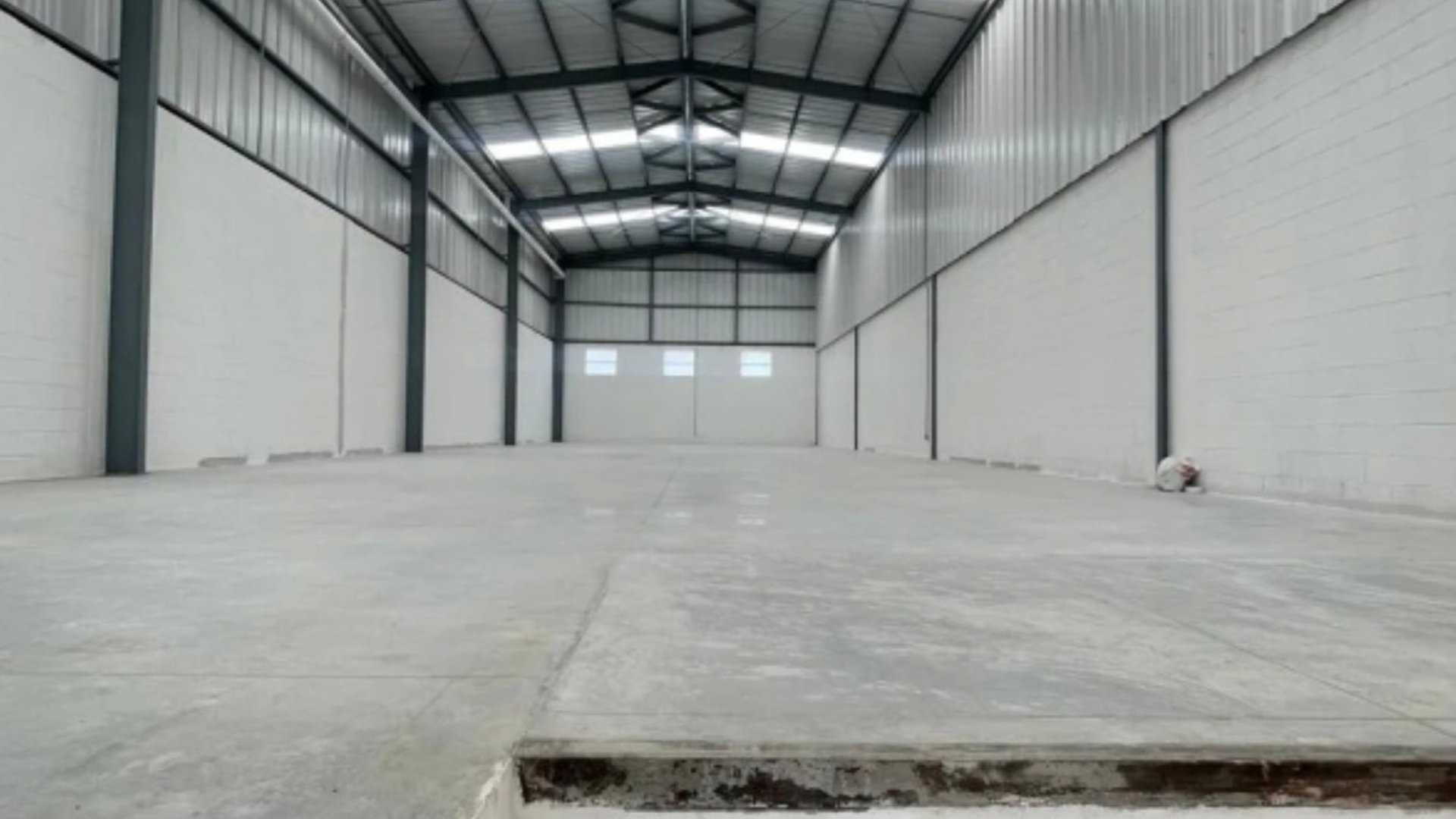 bodega en renta en parque industrial en carretera a el salvador 