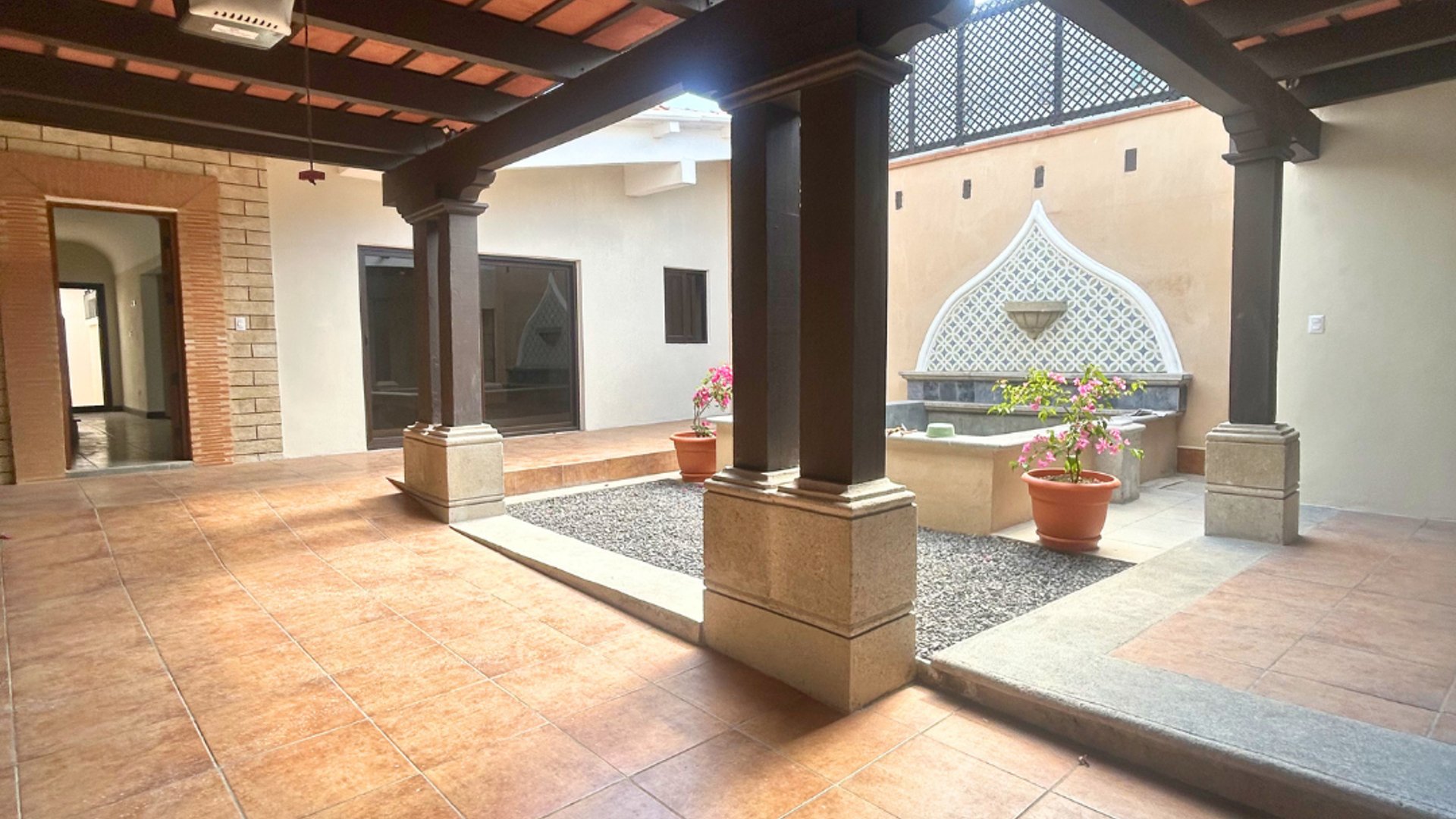 CASA EN VENTA EN ANTIGUA, FUERA DE GARITA   