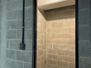 Local comercial en alquiler en Zona 10 – Edificio - 5