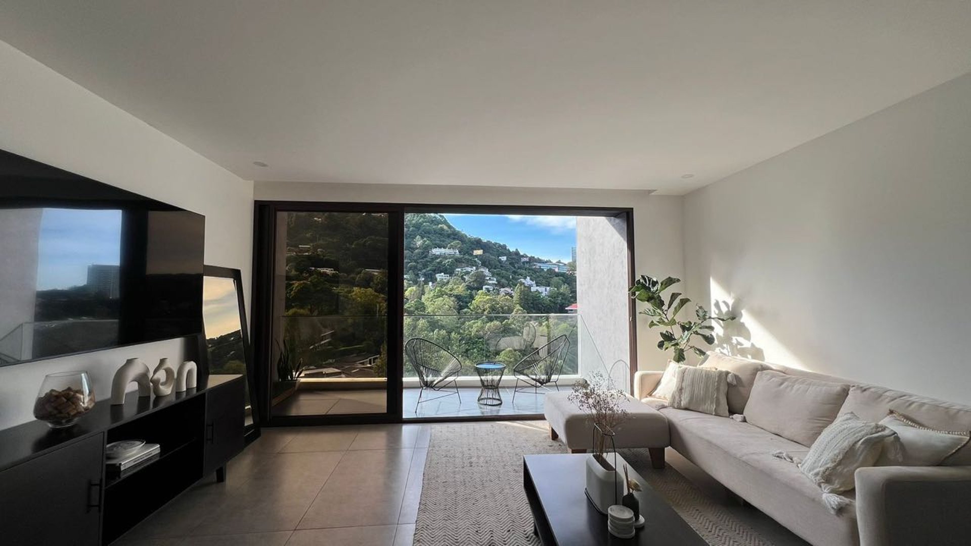 Venta de amplio apartamento en Albero San Lázaro Zona 15 (B)