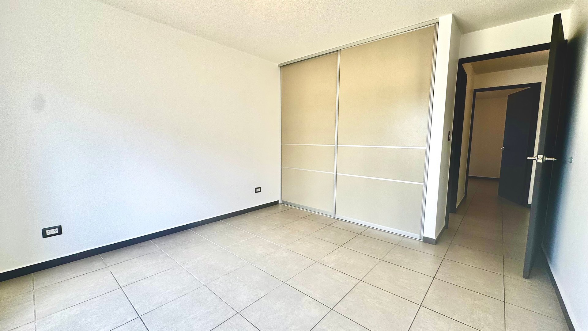 Casa de esquina en venta, Cumbres de la Arboleda - Miniatura 17