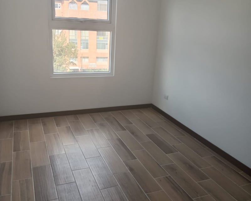 Apartamento en alquiler en zona 12 Edificio Santelli