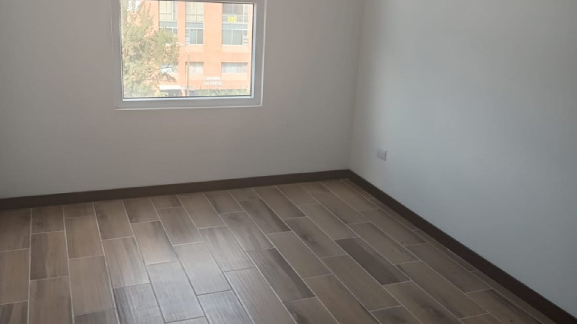 Apartamento en alquiler en zona 12 Edificio Santelli