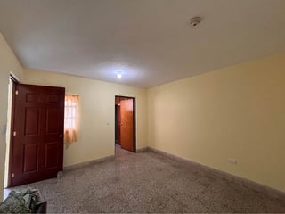 Casa de 1 Nivel en Nueva Monserrat Zona 3 de Mixco | 3 Habitaciones + servicio - Image 2