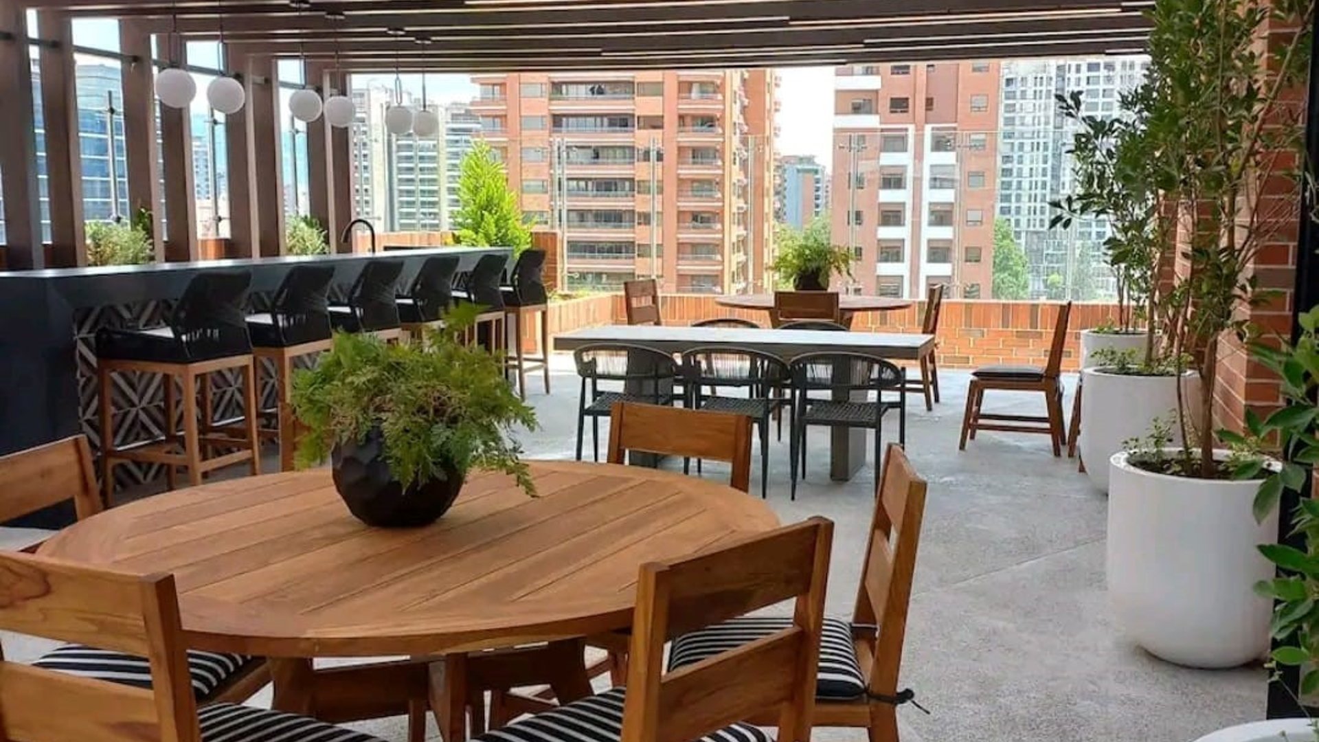 Apartamento en Venta Amueblado en Edificio en Zona 10