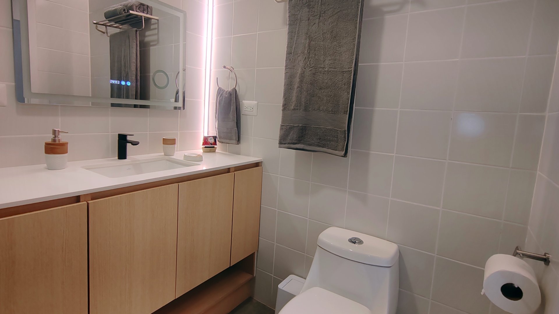 APARTAMENTO AMUEBLADO P/ESTRENAR,  EDIF. QUINCE ESQUINA, ZONA 15 - Miniatura 8