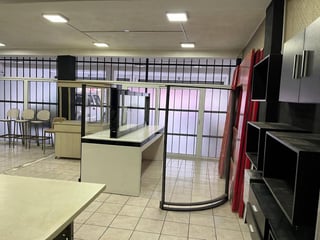 RENTA DE LOCAL COMERCIAL EN ZONA 10 - 5