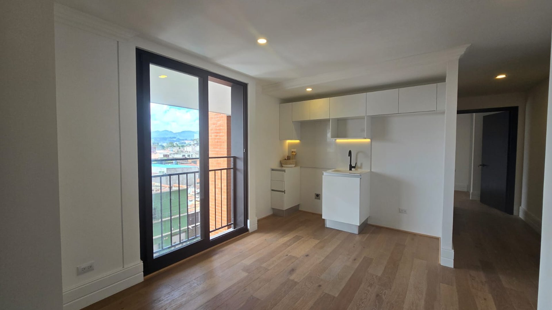 RENTA Apartamento Zona 5 Céntrico  - Miniatura 3