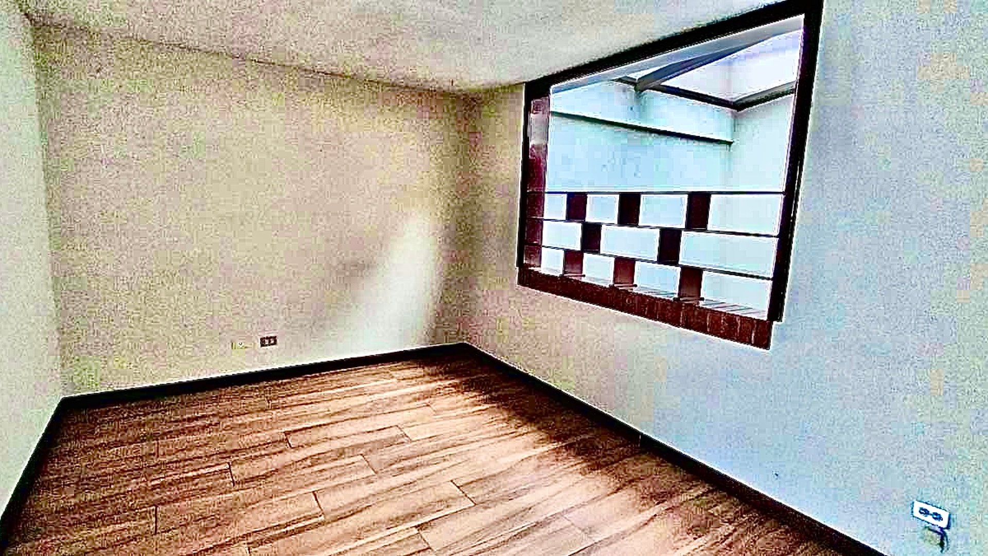 Casa amplia en renta, Condominio La Pradera, zona 10 - Miniatura 11