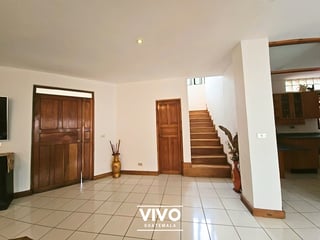 House for Sale 4 rooms, Ciudad San Cristóbal, Mixco, Guatemala - Q1,975,000- Q1,975,000 - Image 5