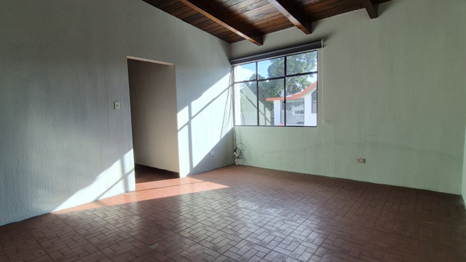 Casa en renta para oficinas zona 15 Vista Hermosa 1 - Miniatura 18