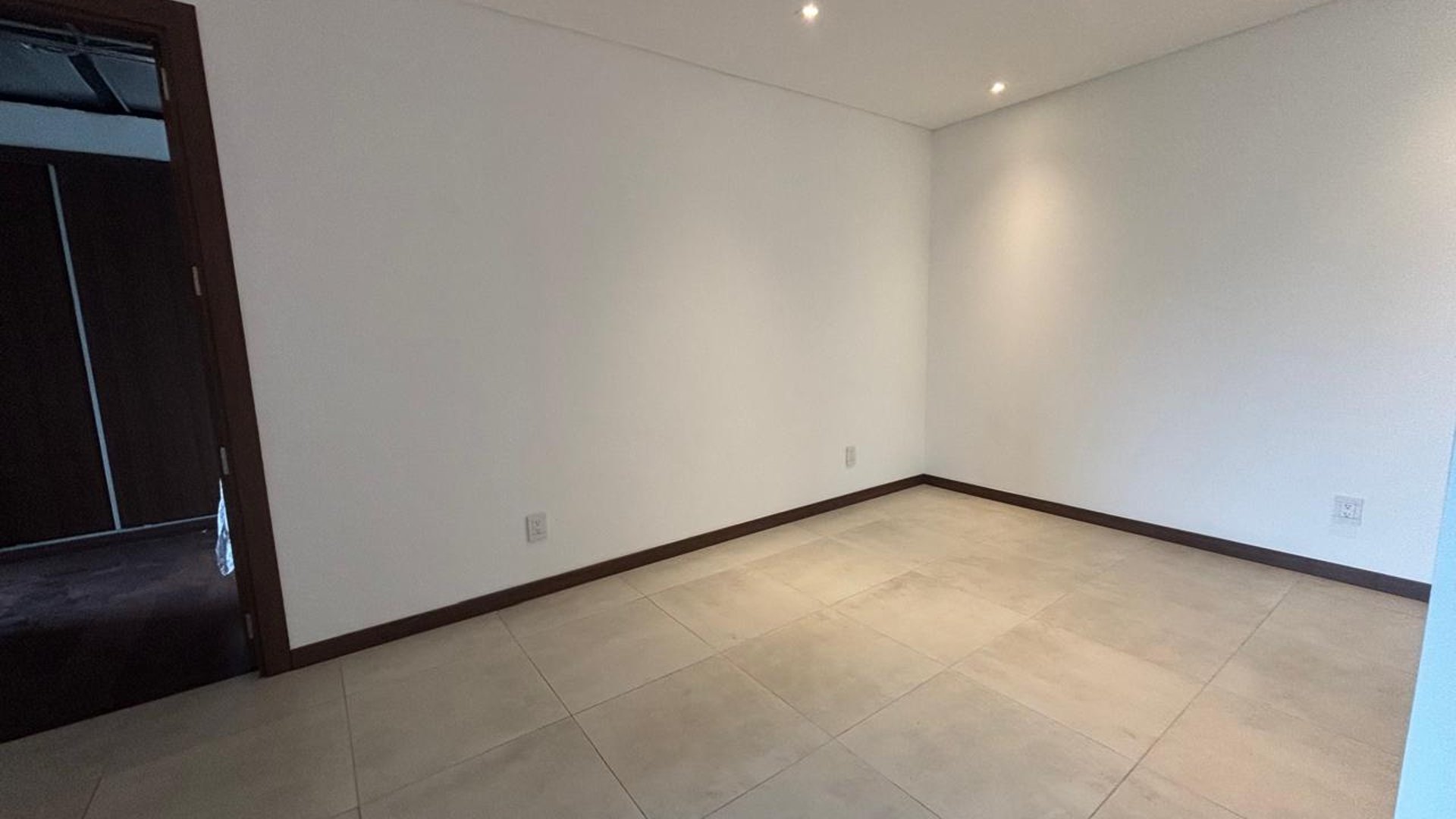 Apartamento en Alquiler / Venta Edificio Azores zona 15 VH2 - Miniatura 13