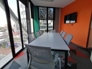 Oficina equipada en renta en zona 4 Guatemala - Image 16