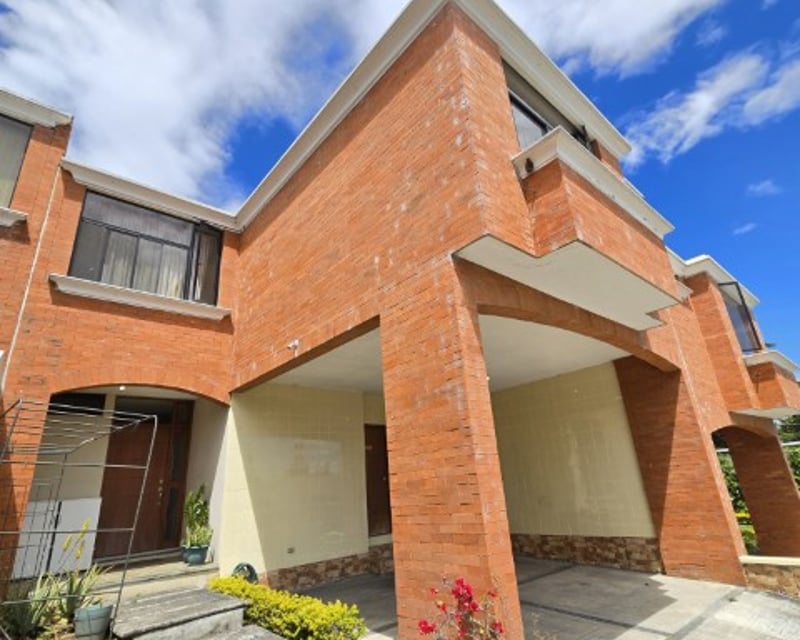 Casa en Venta cercana a Walmart de San Cristóbal