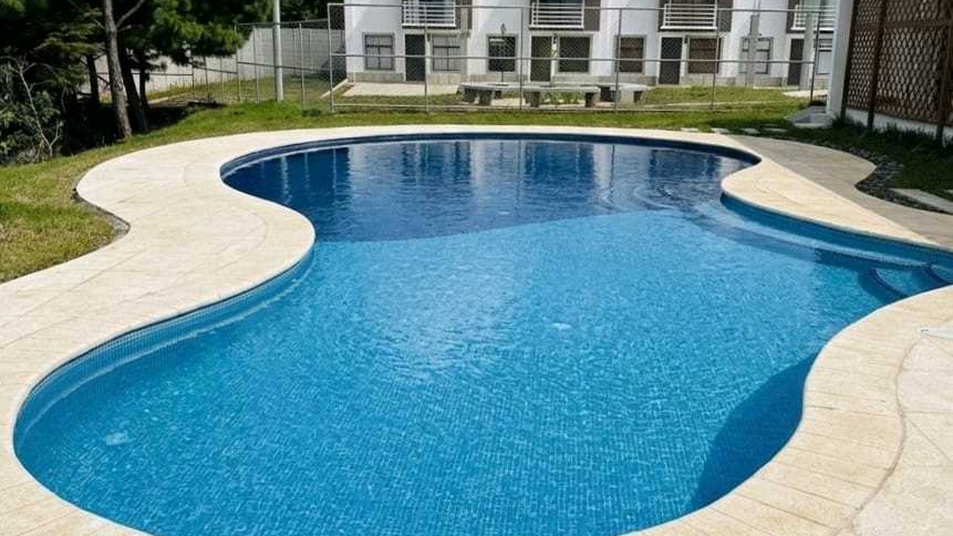 CASA EN VENTA / ALQUILER ???? Condominio La Foret de Arrazola, Fraijanes - Image 1