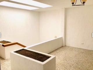 Vendo Casa  de 2 Niveles en zona 10 - 4